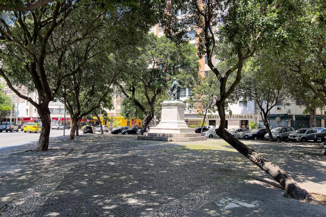 Sol De Copacabana 300 M Da *